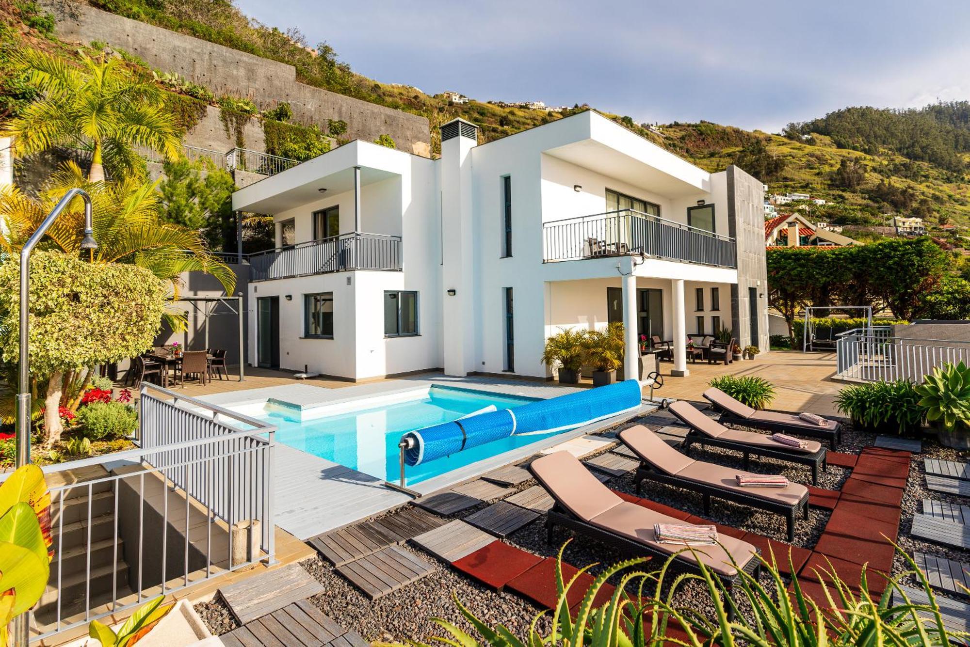 Nunes, Big House With Private Pool Calheta (Madeira)