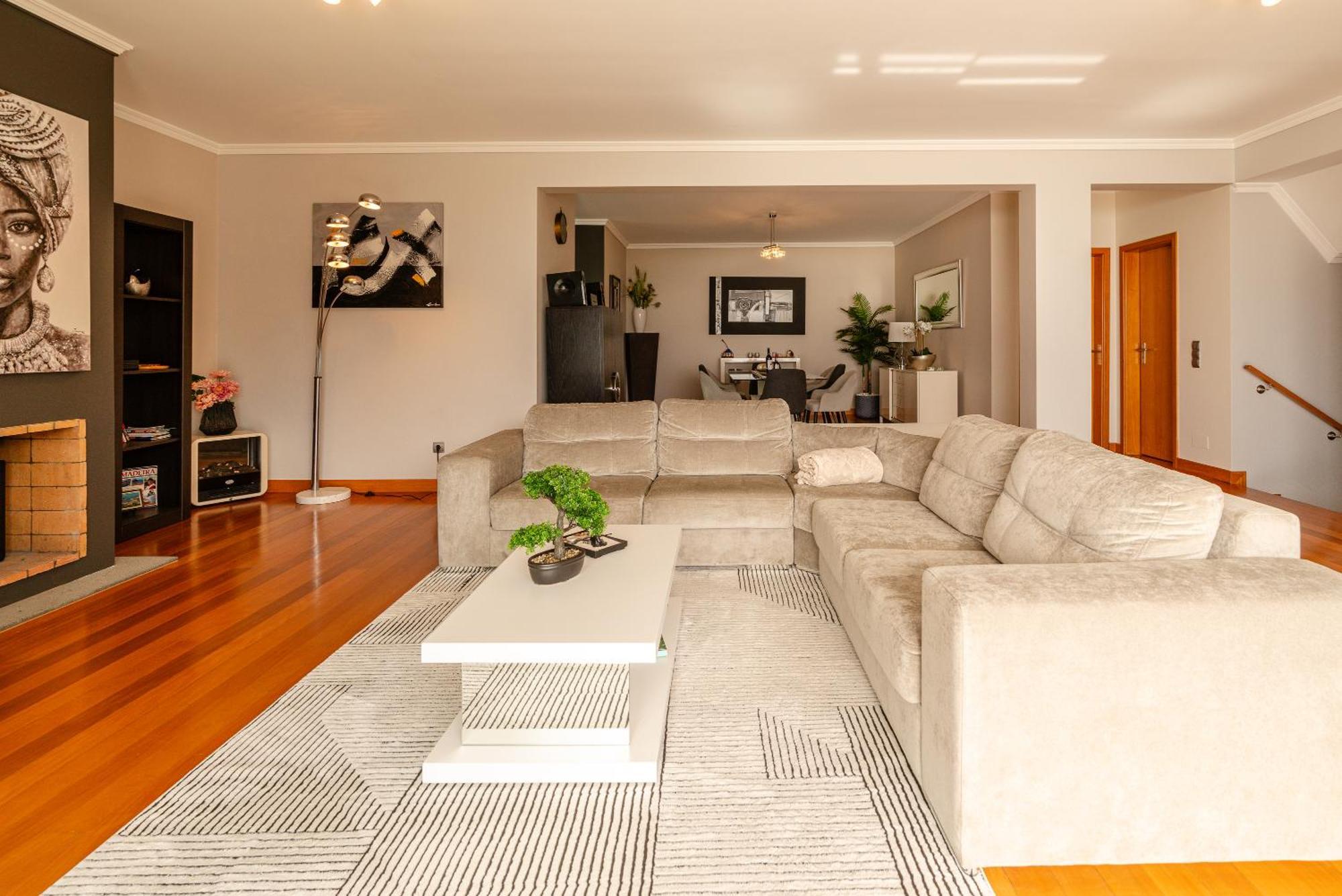 Nunes, Big House With Private Pool Villa *